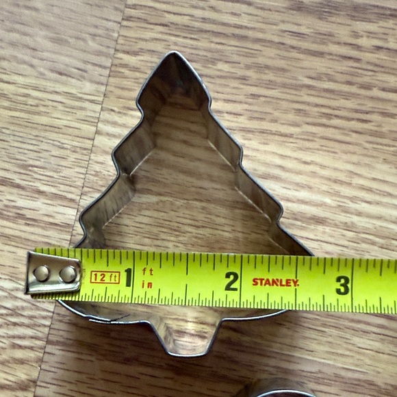 Festive Cookie Cutters Metal (& one plastic) - Picture 5 of 16